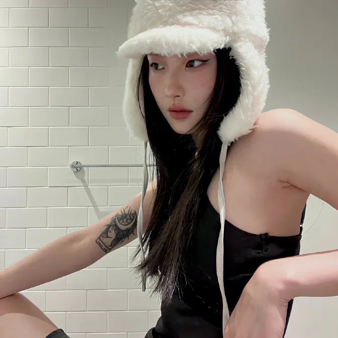 女孩年轻时所遭受的苦楚